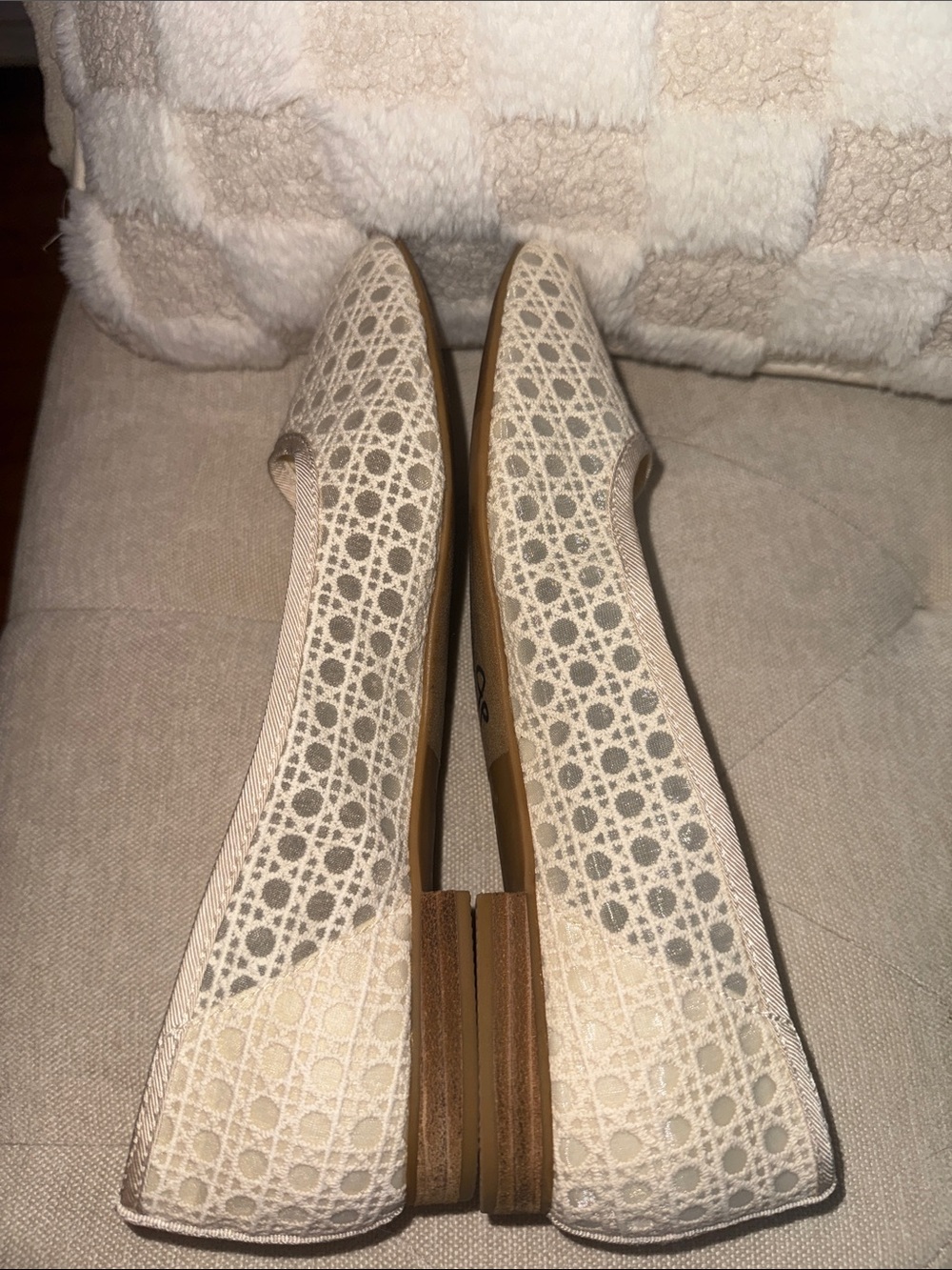 TOMS - Picture 5 of 10